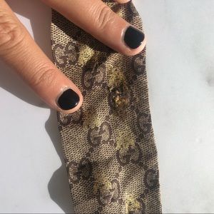 gg bees silk neck bow